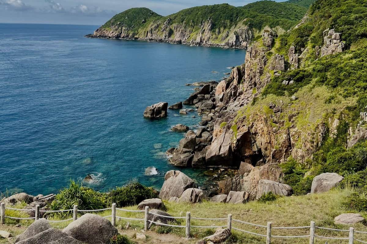 Xep Beach offers a quiet coastal view in Phu Yen (Photo: Collected)