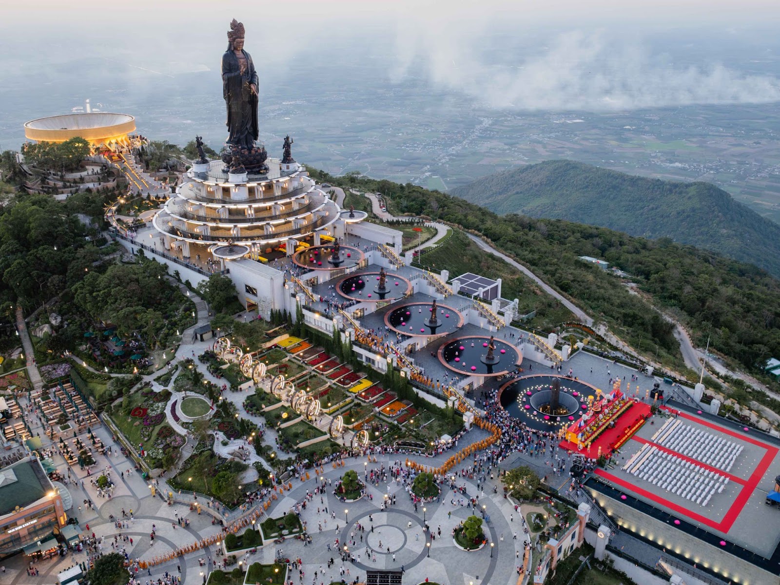 Aerial view of Sun World Ba Den Mountain in Tay Ninh (Photo: Collected)
