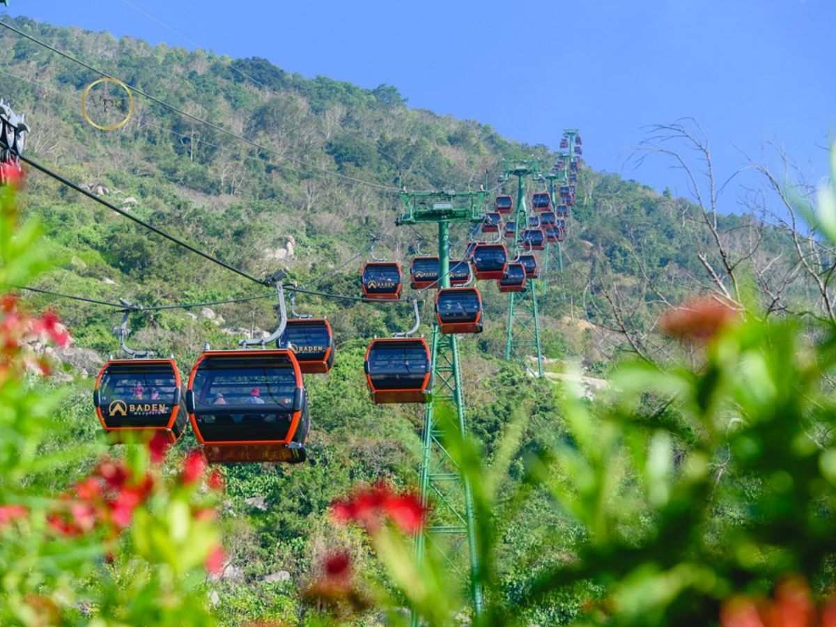 Hệ thống cáp treo tại Sun World Ba Den Mountain được đầu tư hiện đại