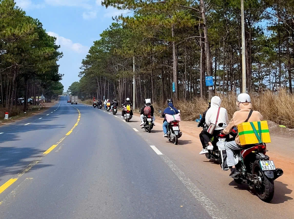 Xe máy là phương tiện di chuyển nhanh chóng và thuận lợi từ TP.HCM tới Tây Ninh