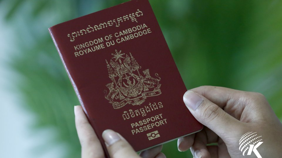 Du khách Campuchia cần kiểm tra kỹ các loại giấy tờ quan trọng trước khi xuất phát (Nguồn: Sưu tầm)