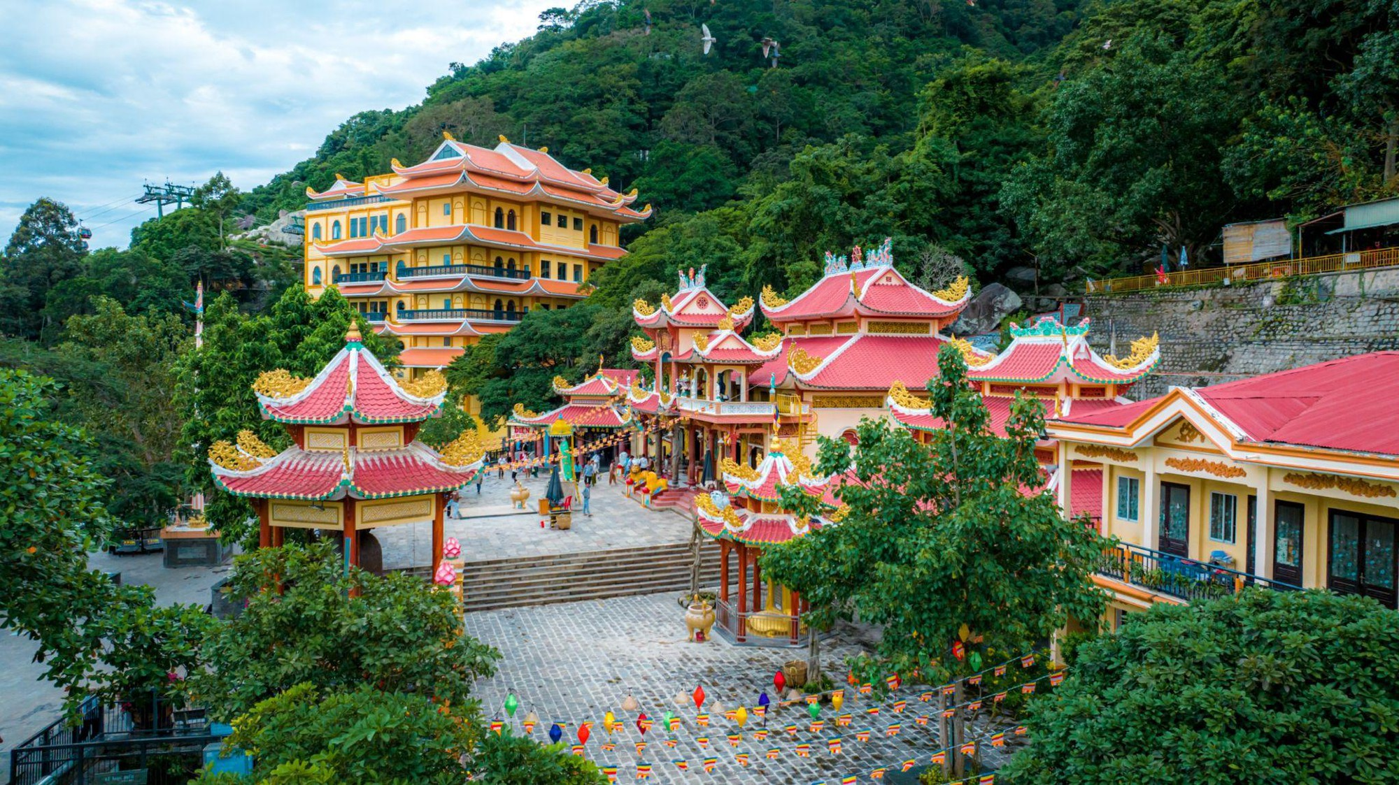 The sacred temple complex at Ba Den Mountain