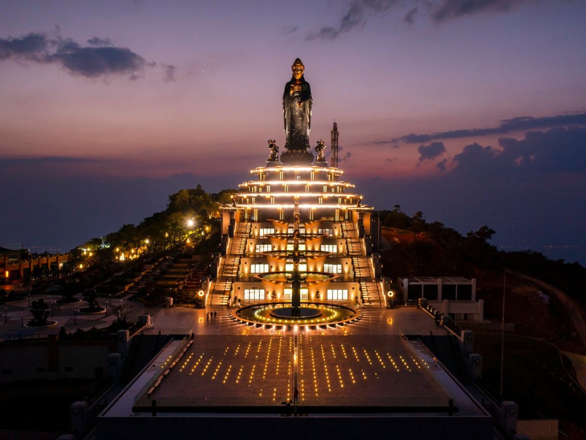 Khám phá quần thể du lịch nghỉ dưỡng tâm linh Sun World Ba Den Mountain.