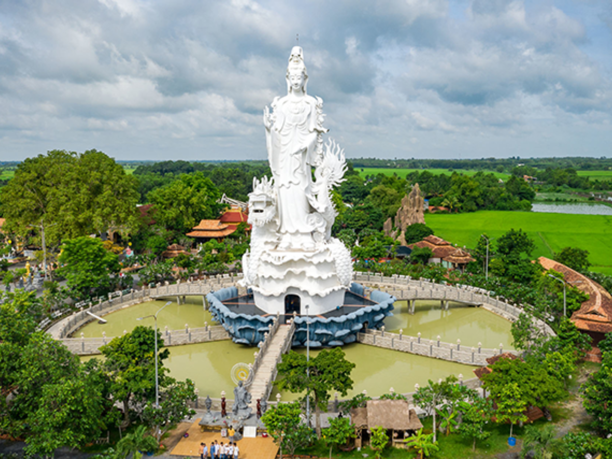 Chùa Thiền Lâm có tượng Quan Âm cao 25m