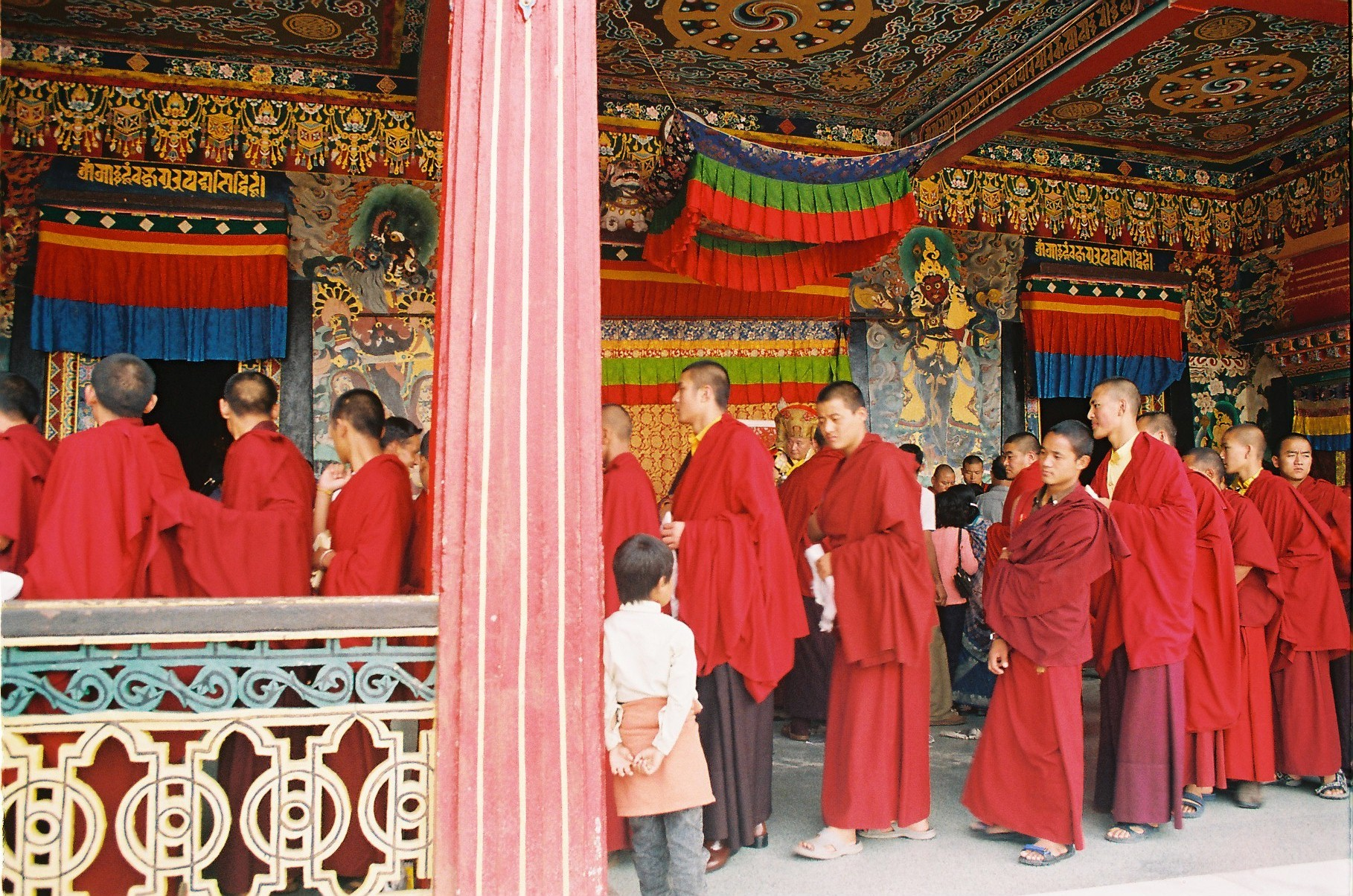 Lama là vị thầy tâm linh đóng vai trò quan trọng trong Phật giáo Tây Tạng