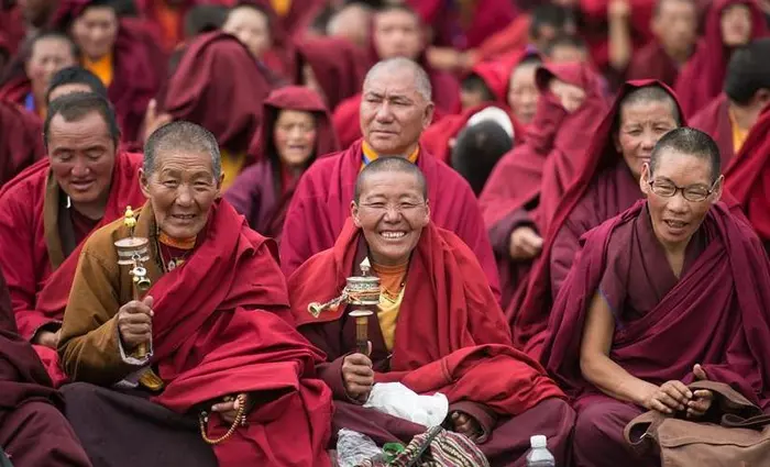 Phật giáo Tây Tạng có sự dung hợp giữa các giáo lý Phật giáo và sự nghiêm mật trong con đường tu tập