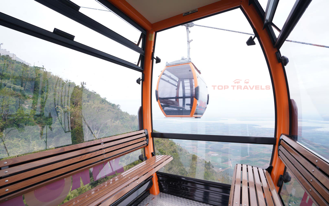 Visitors can admire the vast natural landscape from the cable car cabin