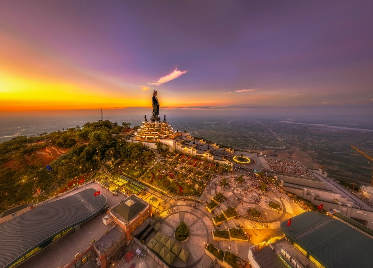 Khu vực Đông Nam Bộ sở hữu nhiều điểm du lịch đa dạng từ giải trí, nghỉ dưỡng đến tâm linh