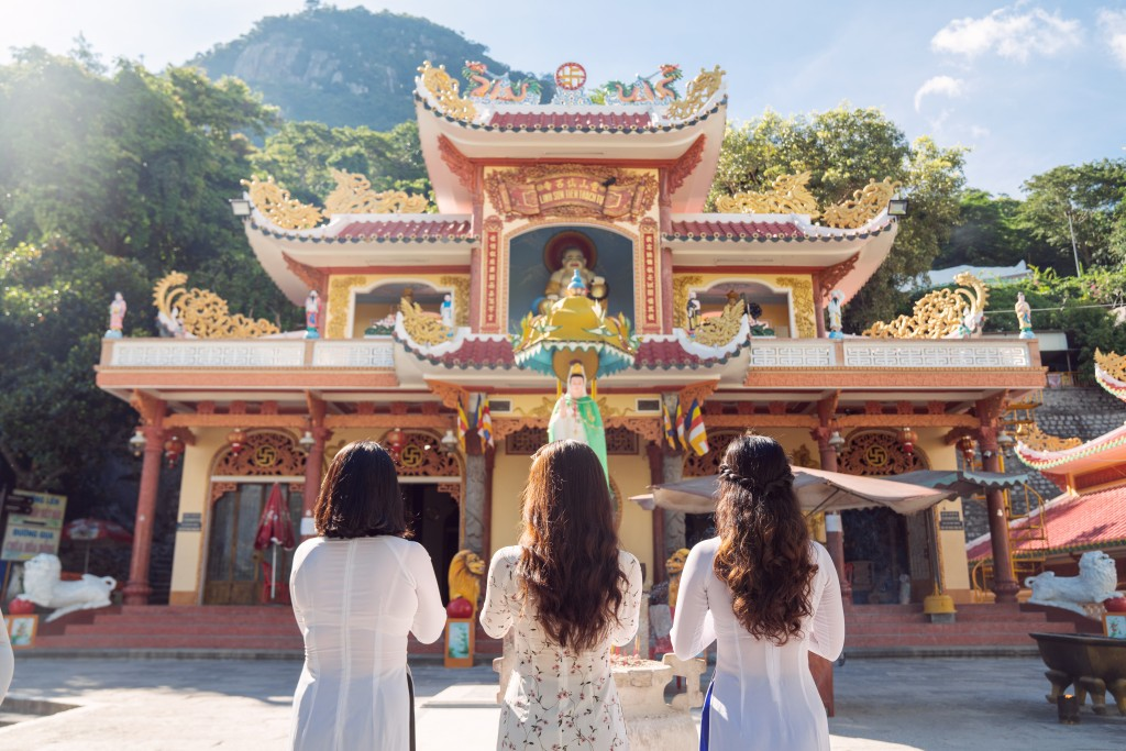 Xu hướng du lịch tâm linh trên núi ngày càng phổ biến với nhiều du khách
