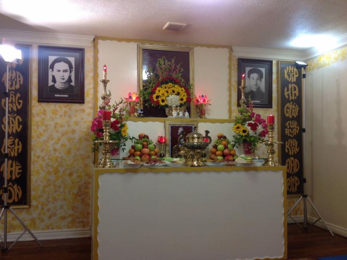 Biểu tượng Phật giáo Hòa Hảo ảnh hưởng sâu sắc của tư tưởng tu tại gia. (Nguồn: Sưu tầm)