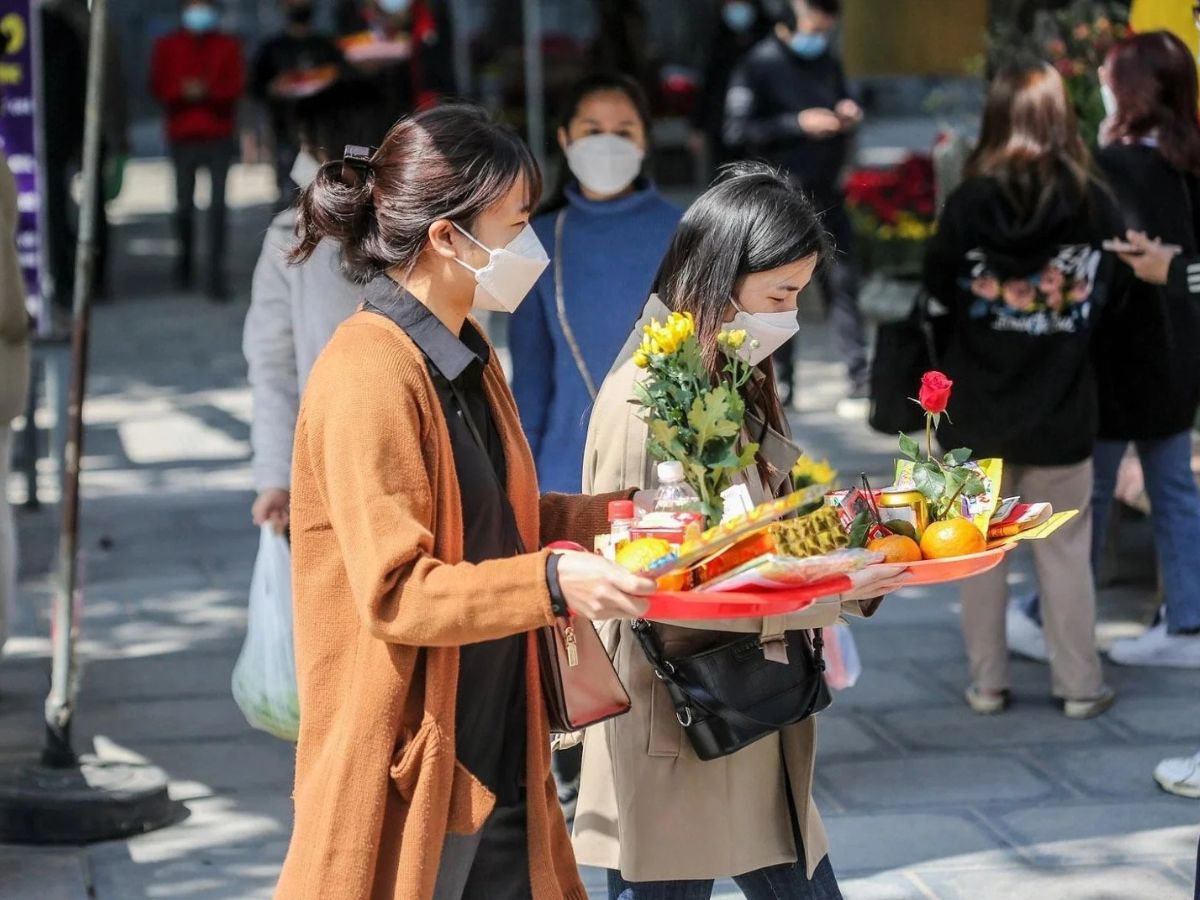 Chuẩn bị đi lễ chùa là bước quan trọng để buổi lễ diễn ra trọn vẹn. (Nguồn: Sưu tầm)