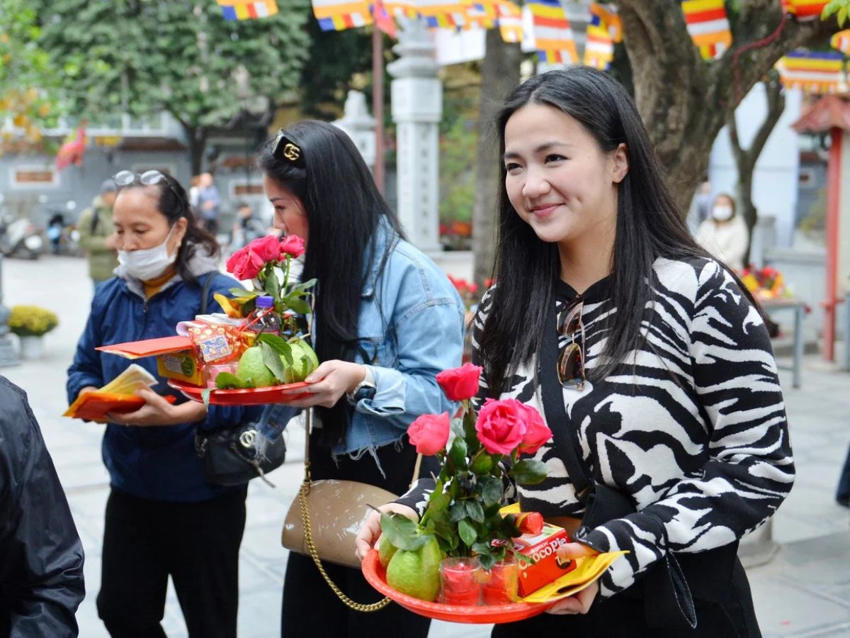 Sự chuẩn bị chu đáo giúp tâm an và lễ chùa thêm ý nghĩa. (Nguồn: Sưu tầm)