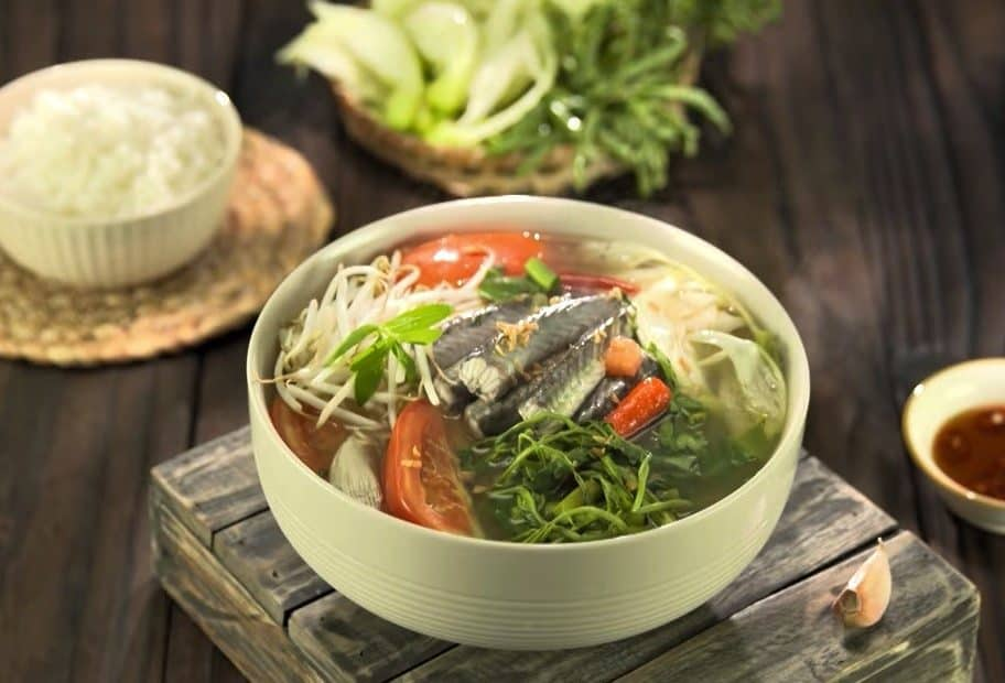 Món ăn này chinh phục thực khách bởi sự kết hợp giữa vị ngọt, béo của thịt cá chốt cùng vị chua thanh mát của các loại rau quả đồng quê. (Nguồn: Sưu tầm)