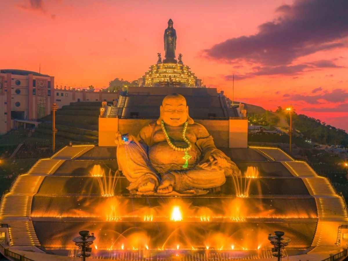 Tượng Bồ Tát Di Lặc tại Núi Bà Đen. (Nguồn: Sưu tầm)