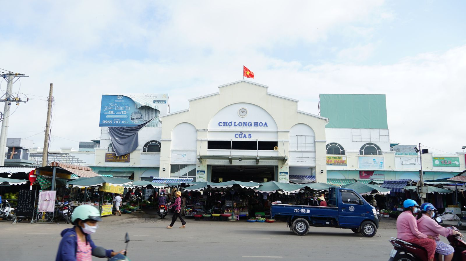 Chợ Long Hoa là điểm lý tưởng mua quà lưu niệm và đặc sản Tây Ninh. (Nguồn: Sưu tầm)