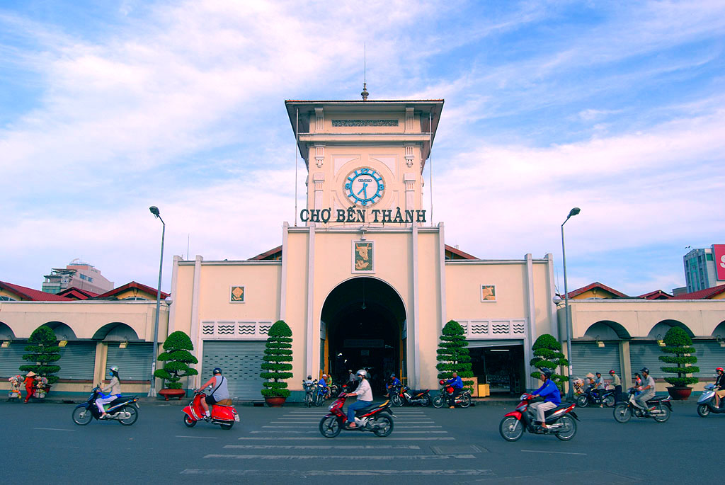 Chợ Bến Thành là một trong những khu chợ nổi tiếng tại TP. Hồ Chí Minh