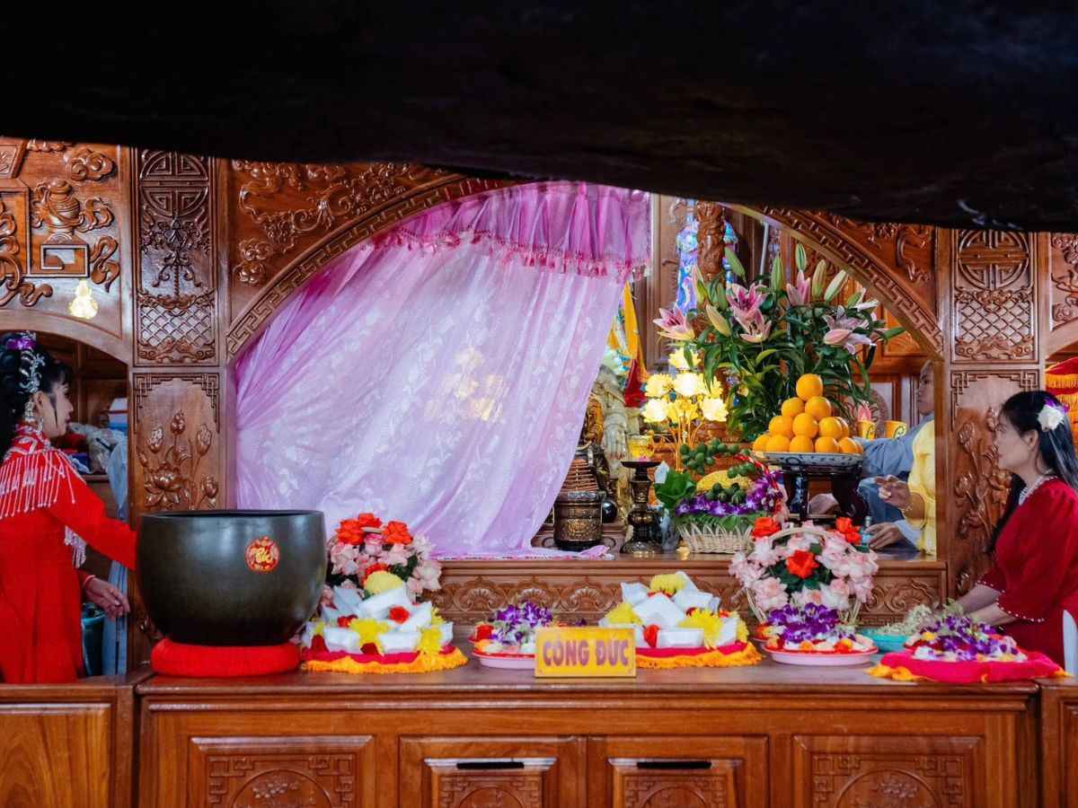 Nghi lễ tại Điện Bà thể hiện niềm tin vào Linh Sơn Thánh Mẫu