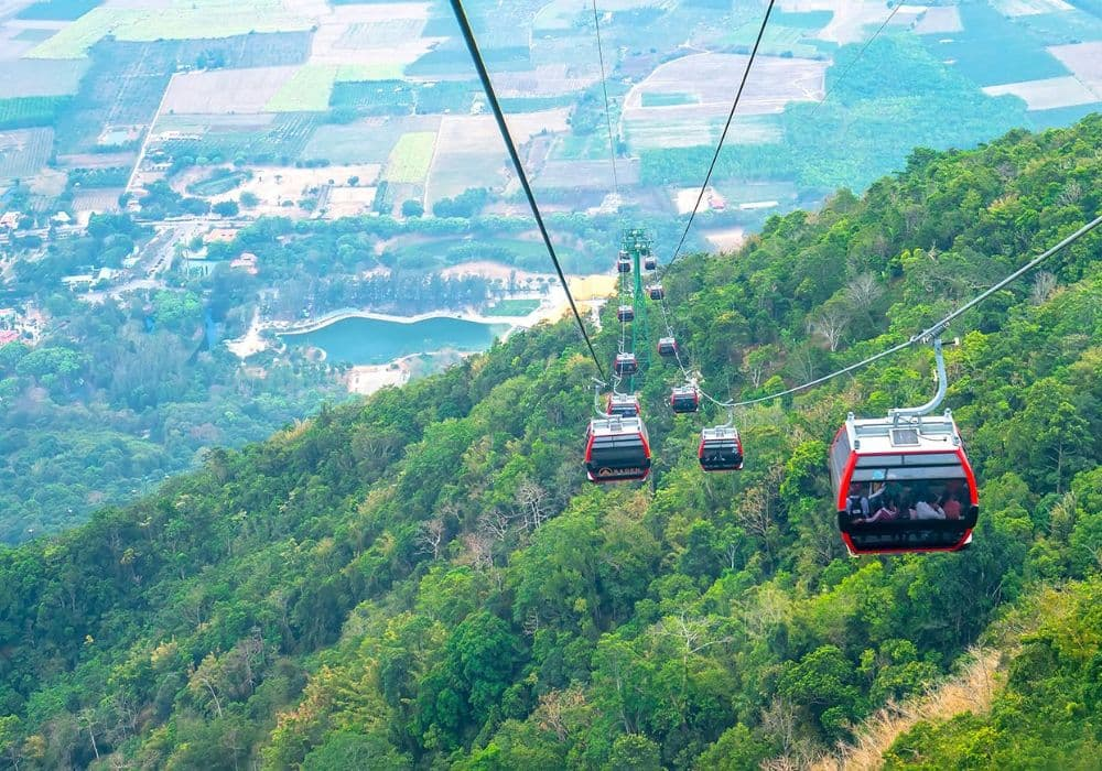 Visitors can enjoy panoramic views of Tay Ninh province from the cable car cabin on Ba Den Mountain.
