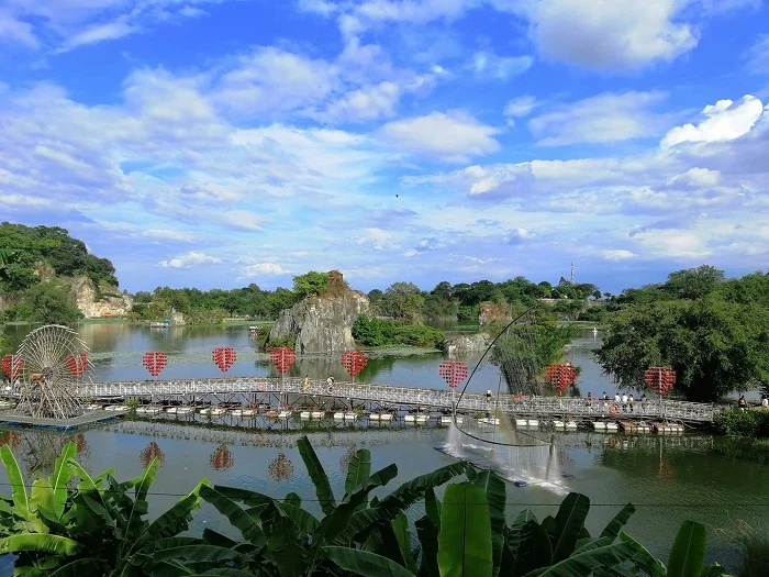 The refreshing natural scenery at Buu Long Tourist Area.