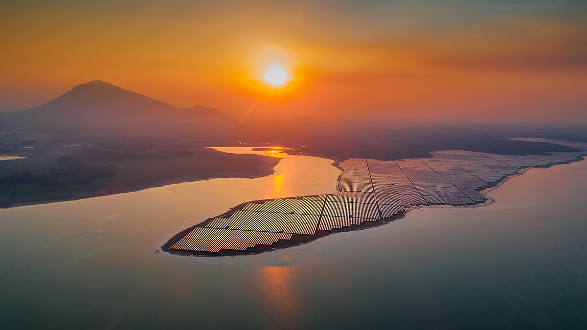 A stunning sunset view at Dau Tieng Lake