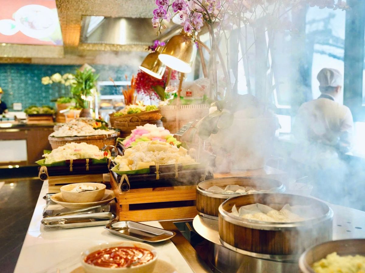 Buffet Vân Sơn là điểm nghỉ trưa thuận tiện trong hành trình khám phá Núi Bà Đen.