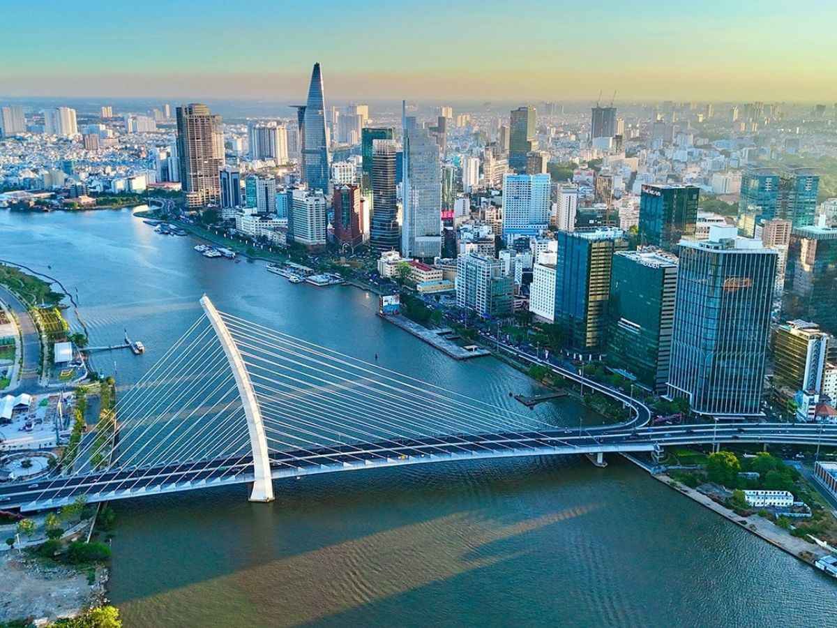 TP.HCM mở đầu hành trình khám phá Đông Nam Bộ với nhịp sống hiện đại.