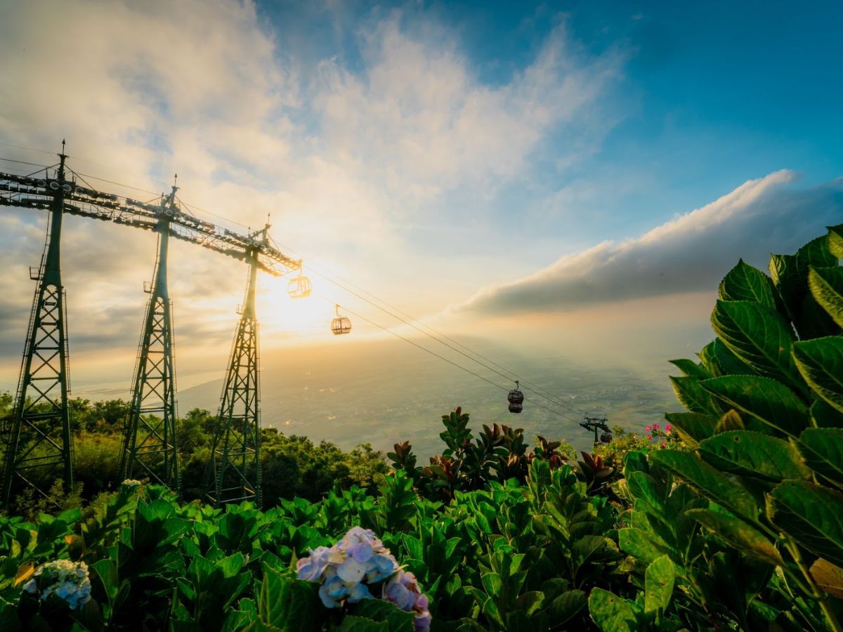 Cáp treo Núi Bà Đen mở ra góc ngắm cảnh phù hợp cho nhiều lịch trình Tây Ninh.