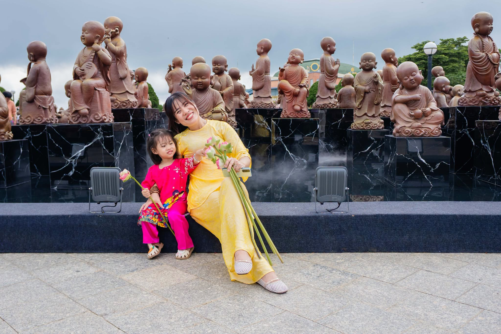 Visitors enjoy experiencing activities at Ba Den Mountain