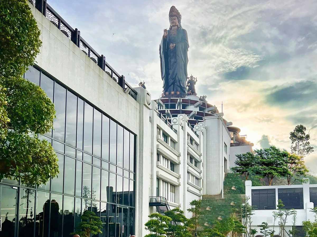 Kết hợp hành trình lưu trú với chuyến tham quan Sun World Ba Den Mountain. (Nguồn sưu tầm)