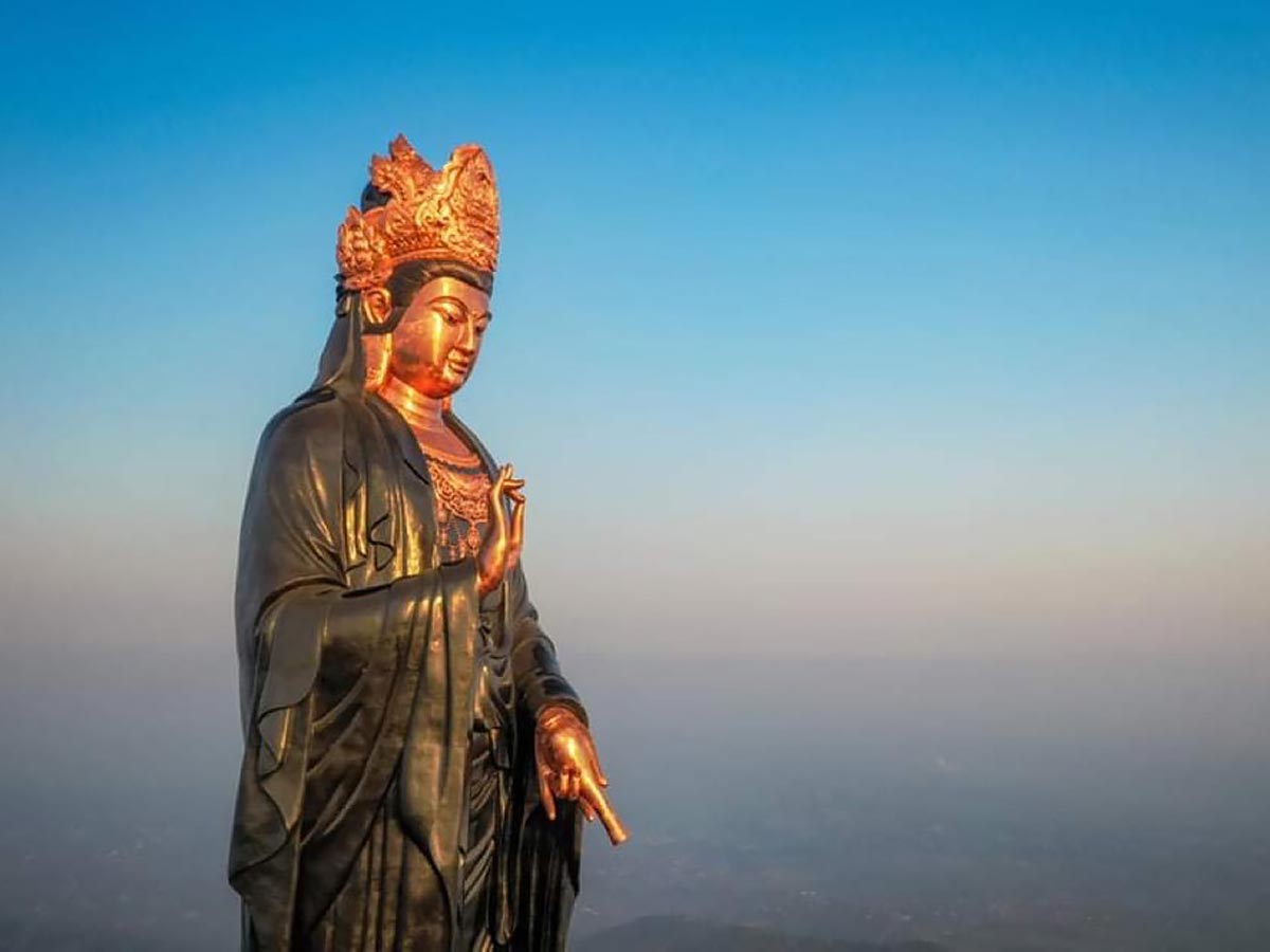 Núi Bà Đen được xem là một trong những điểm du lịch tiêu biểu của Tây Ninh. (Nguồn sưu tầm)