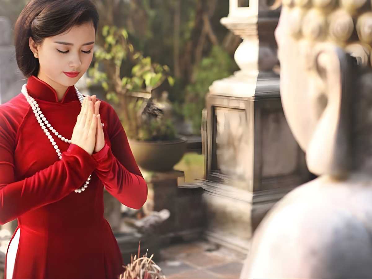 Trọng tâm của hành trình xả bỏ nằm ở sự chuyển hóa nội tâm, điều chỉnh hành vi và nuôi dưỡng tâm thức