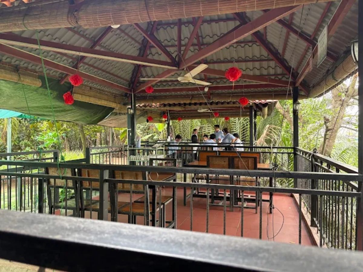 Nhà hàng nổi với view ven sông Vàm Cỏ nổi bật, thu hút du khách tại xã Bến Lức