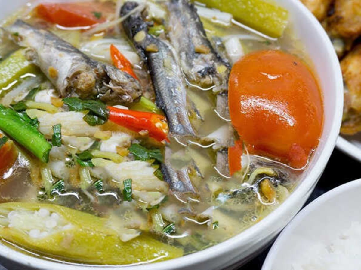 Hương vị canh chua cá chốt Mộc Hóa mộc mạc, bình dị, thanh nhẹ mang đặc trưng miền Tây.