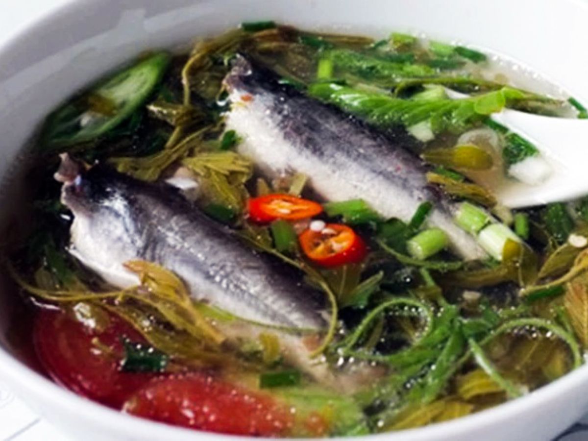 Du khách gọi kèm các món đặc trưng của miền Tây để có trải nghiệm ẩm thực trọn vẹn