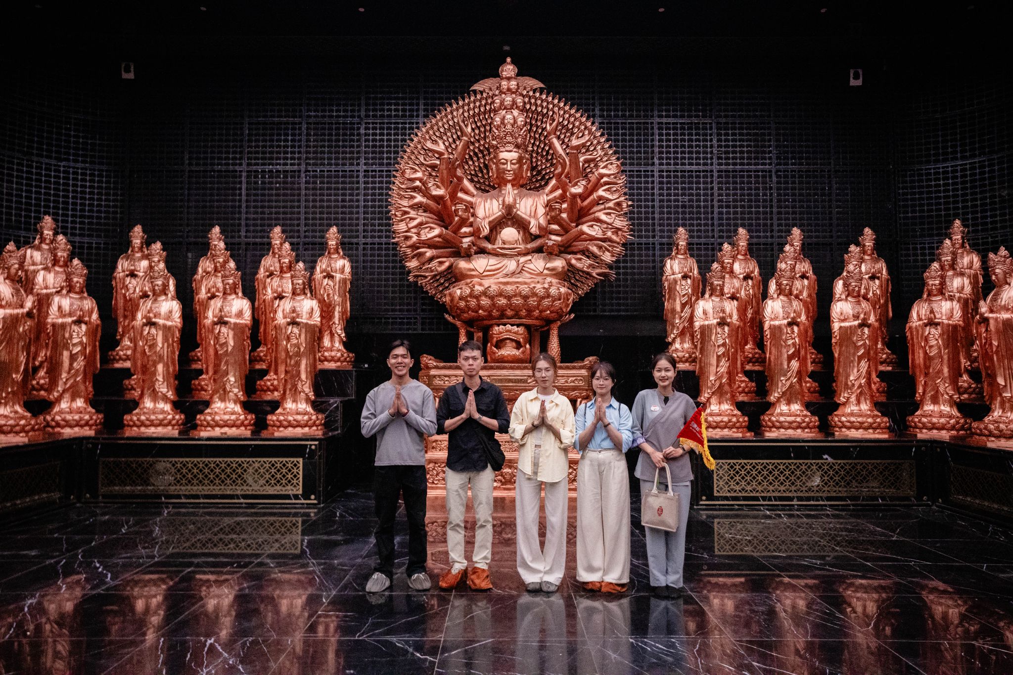 Du khách nên xác định mục tiêu chuyến đi trước để lựa chọn gói hướng dẫn viên phù hợp