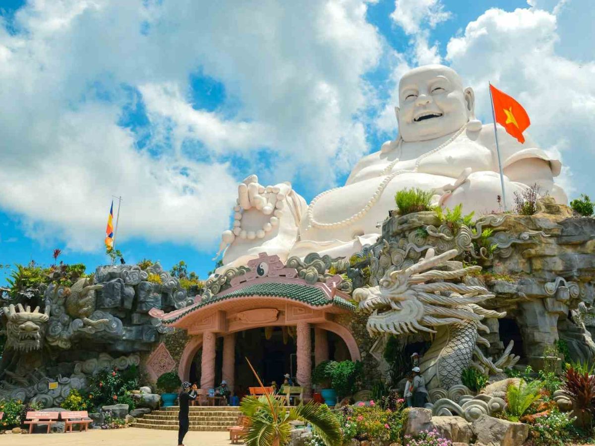 Nhiều du khách lựa chọn du lịch Tây Ninh An Giang Núi Cấm
