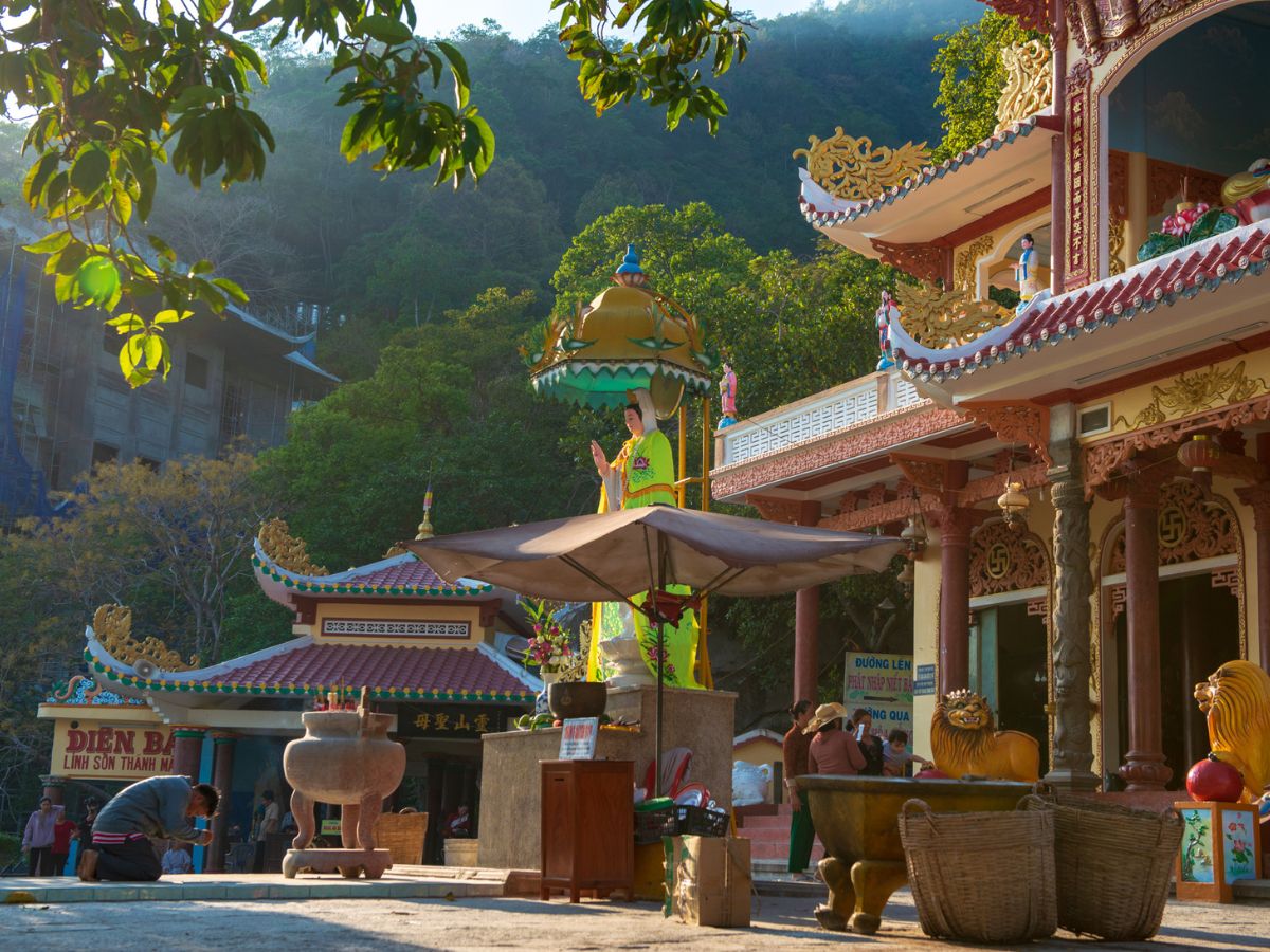 Chọn thời điểm đẹp để đi du lịch Núi Bà Đen Núi Sam Châu Đốc.