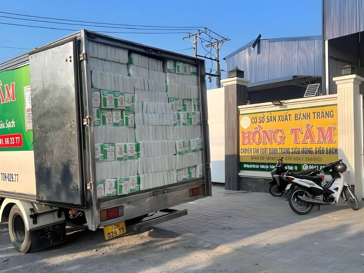 Bánh tráng Hồng Tâm là cơ sở sản xuất các loại bánh tráng phục vụ thị trường trong nước.