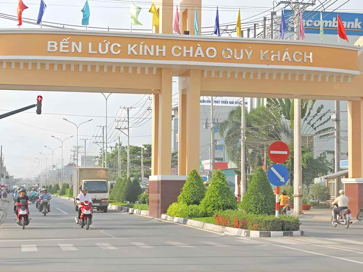 Khu vực Bến Lức là địa bàn quan trọng với các tuyến giao thương nối miền Tây với Sài Gòn.