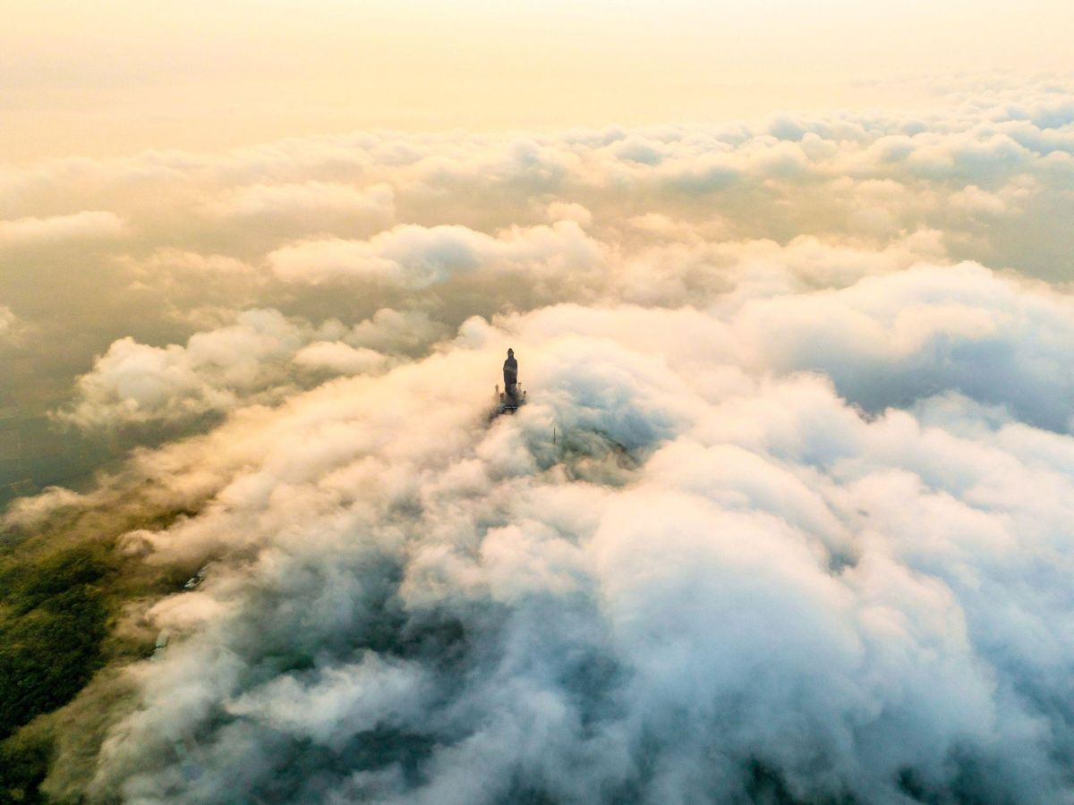 Tháng 10 vẫn nằm trong mùa mưa ở Tây Ninh nhưng nhìn chung thời tiết khá đẹp và thuận lợi để du ngoạn.