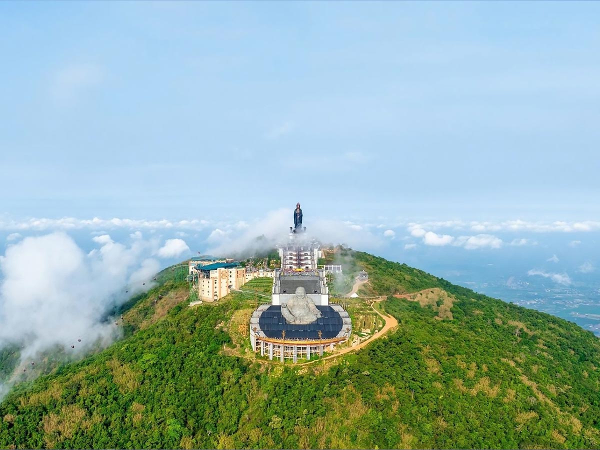 Thời gian phù hợp để bắt đầu lịch trình Tây Ninh - Bình Phước là từ tháng 12 đến tháng 4.