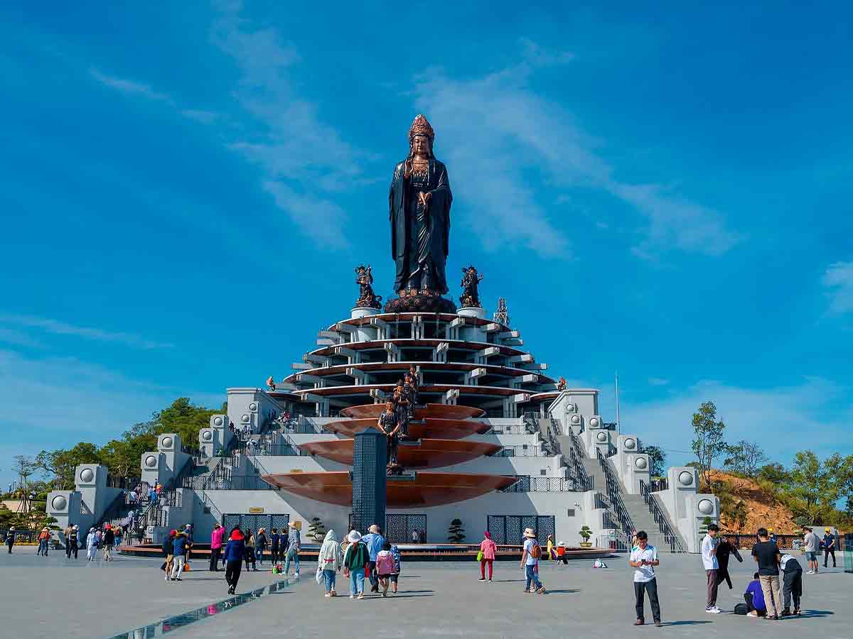 Phượt miền Đông Nam Bộ với điểm dừng chân chính phải kể đến là Núi Bà Đen Tây Ninh