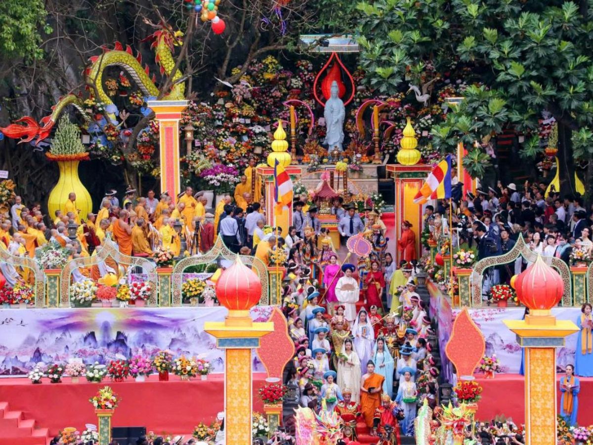 Đông Nam Bộ là vùng đất giao thoa tín ngưỡng đa dạng và nhiều lễ hội tâm linh đặc sắc