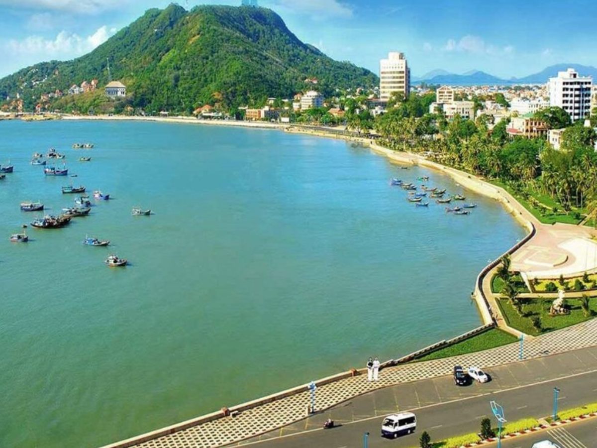 Mùa nóng là thời điểm thích hợp để du lịch biển Đông Nam Bộ