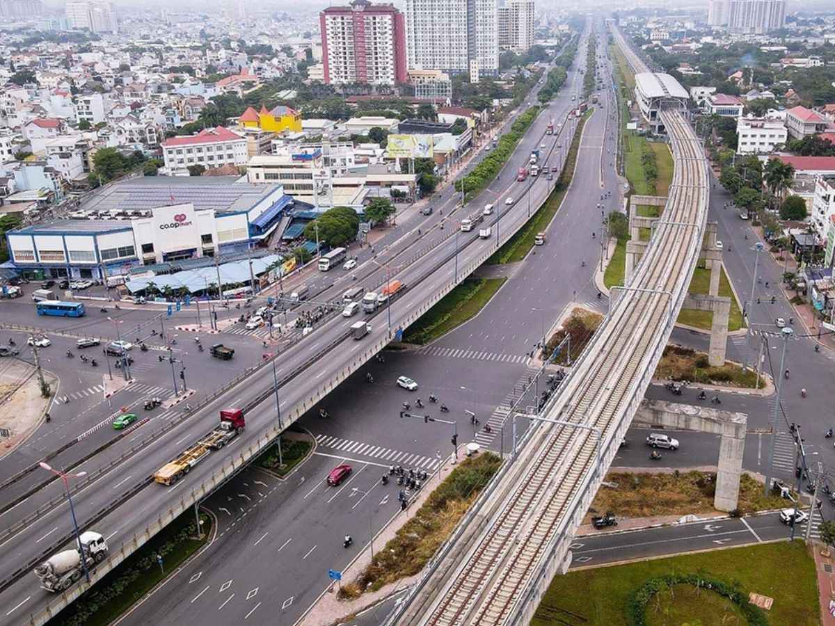 Đông Nam Bộ có hệ thống giao thông hiện đại phù hợp cho người cao tuổi đi du lịch