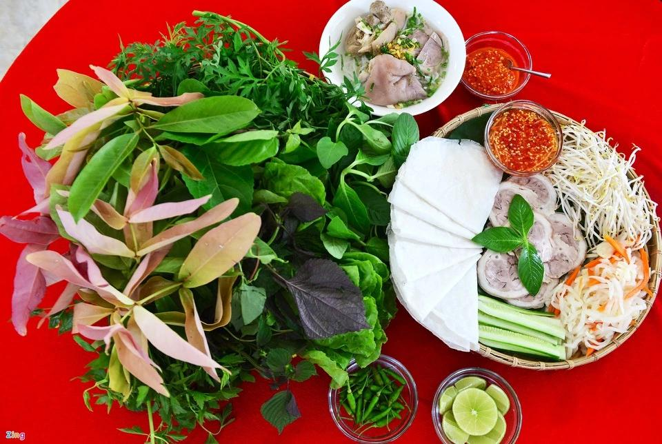 Thưởng thức đặc sản Tây Ninh là khoảng nghỉ hợp lý trước khi tiếp tục hành trình khám phá Núi Bà Đen.