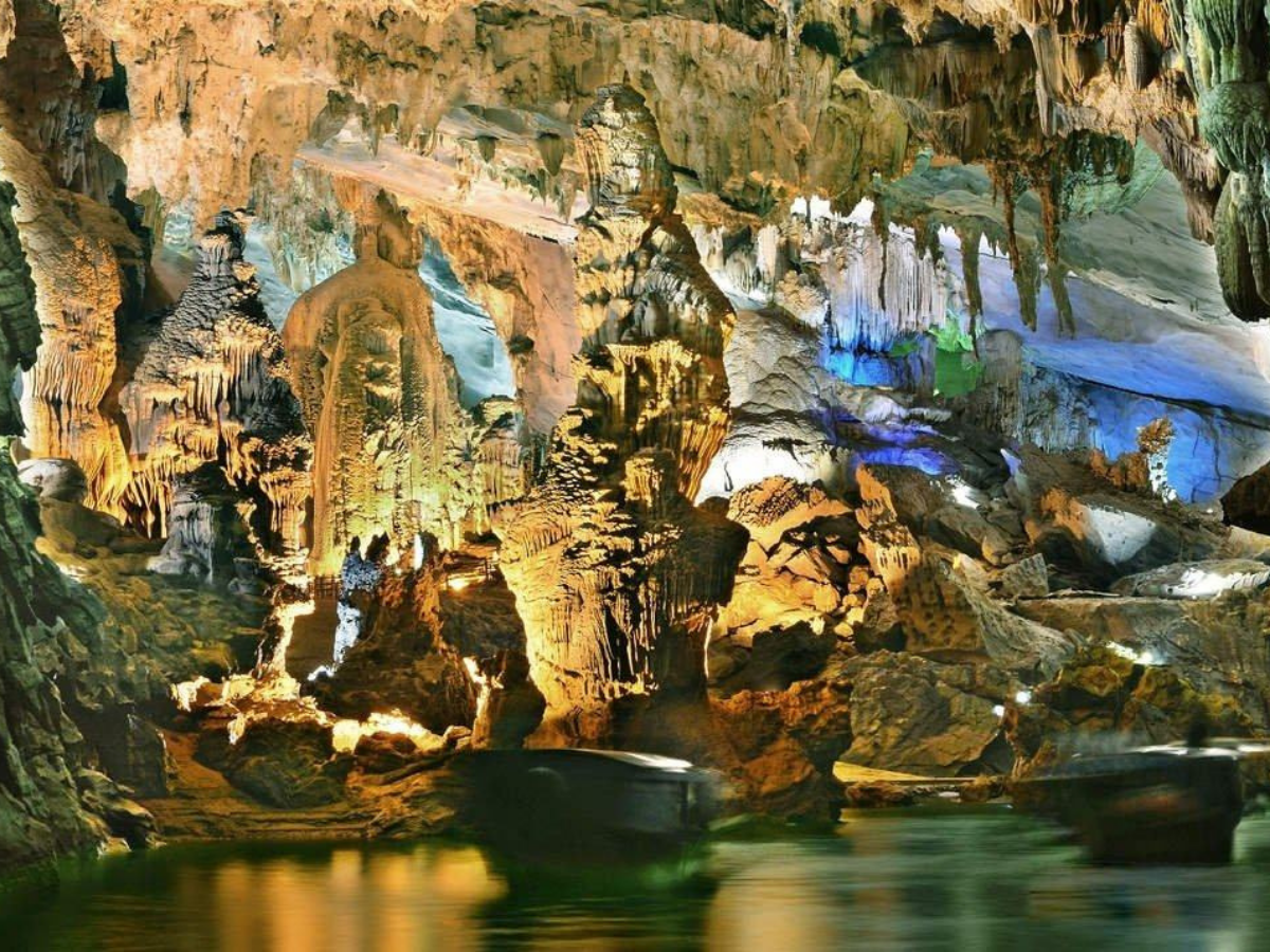 Hệ thống hang động kỳ vĩ của động Kim Sơn Thanh Hóa.