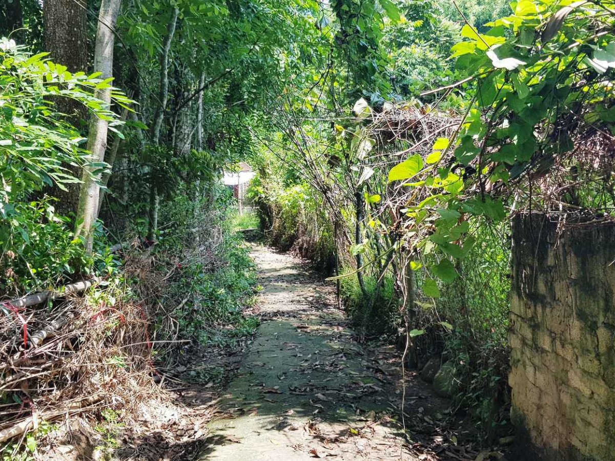 Khi đến núi Đọ, du khách cần thể hiện sự tôn trọng với các không gian tâm linh như chùa và di tích cổ.