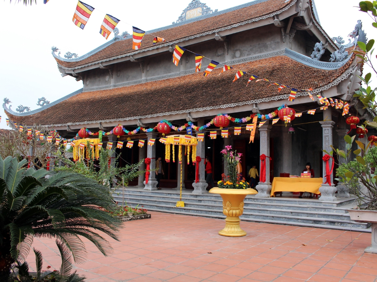 Chùa Sùng Nghiêm Diên Thánh là một trong những ngôi chùa cổ tiêu biểu của Thanh Hóa.