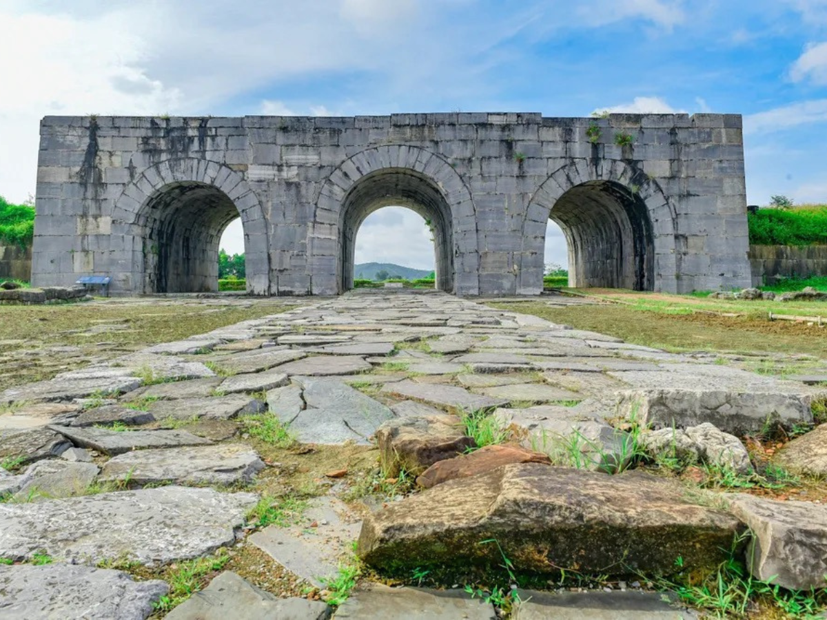 Thành Nhà Hồ được ví như viên ngọc quý trong kho tàng di tích lịch sử Thanh Hóa.